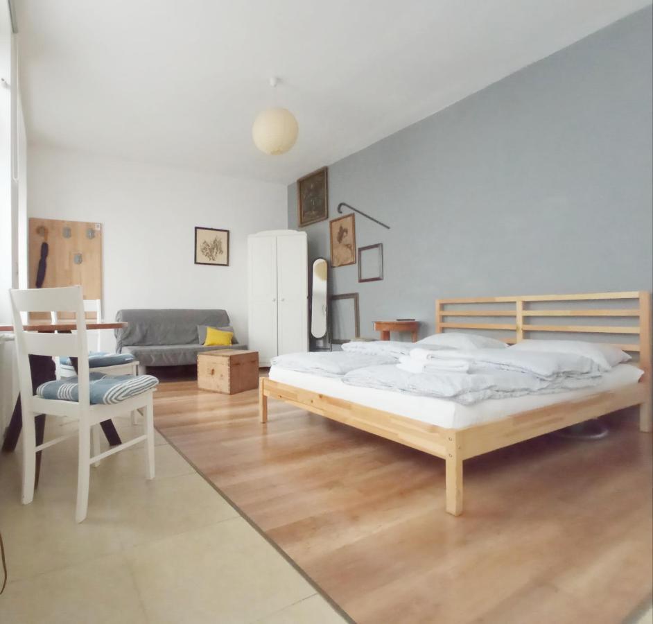 Cozy Republicii Apartment Brasov Ngoại thất bức ảnh